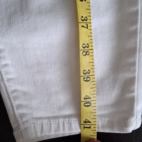 Judy Blue NWT White Mid Rise Destroyed Hem Cropped Stright plus size 16w Jeans - Picture 13 of 15